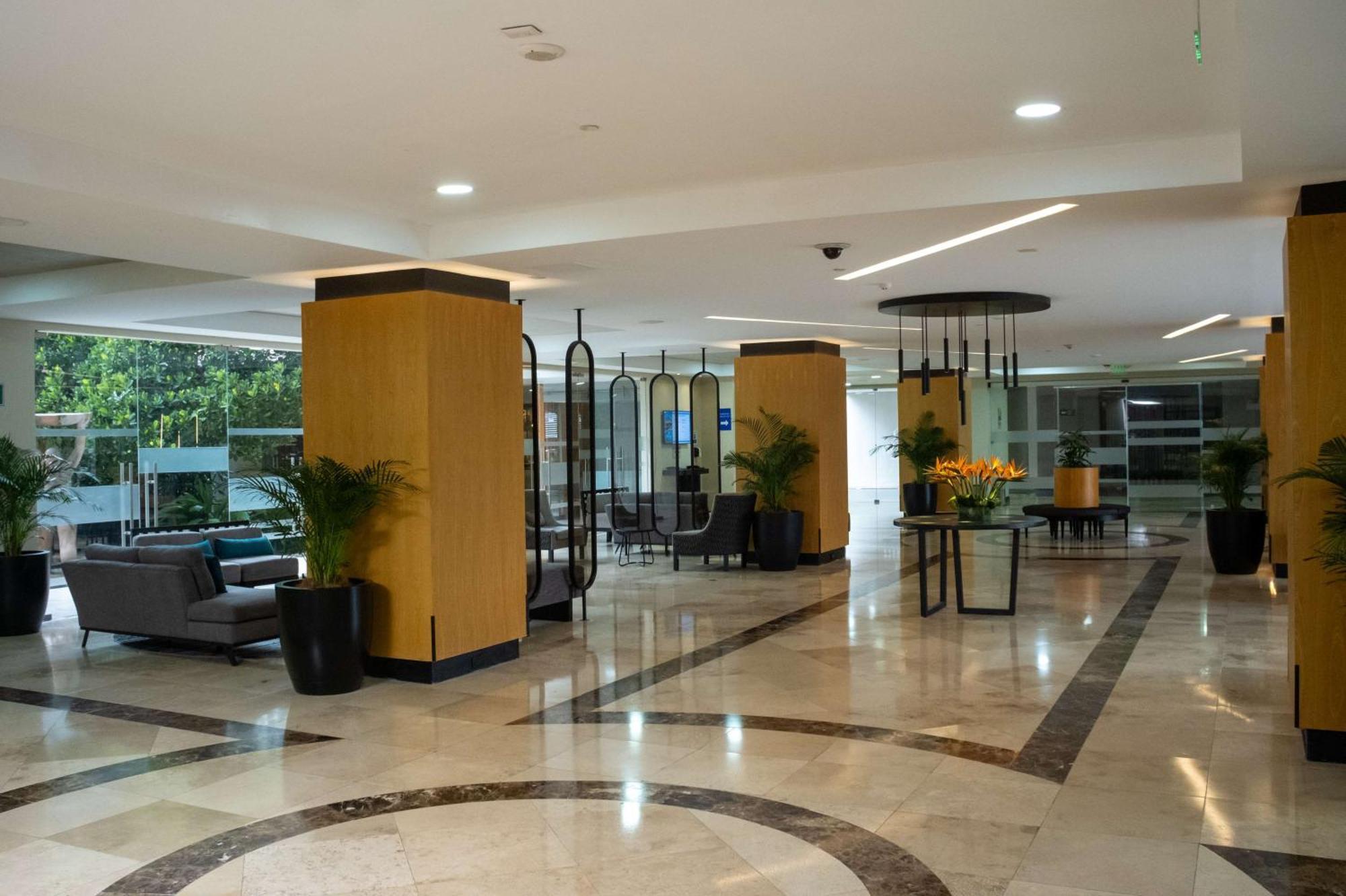 Отель Hilton Сан-Сальвадор Экстерьер фото